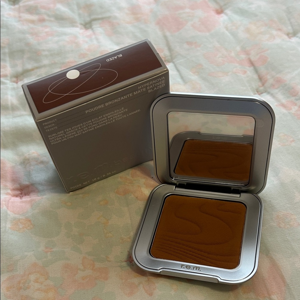 R.E.M Beauty Matte Bronzer